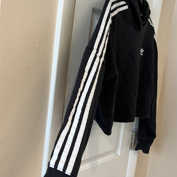 Adidas Crop Sweatshirt! Size Small! 😍 - Picture 4 of 9